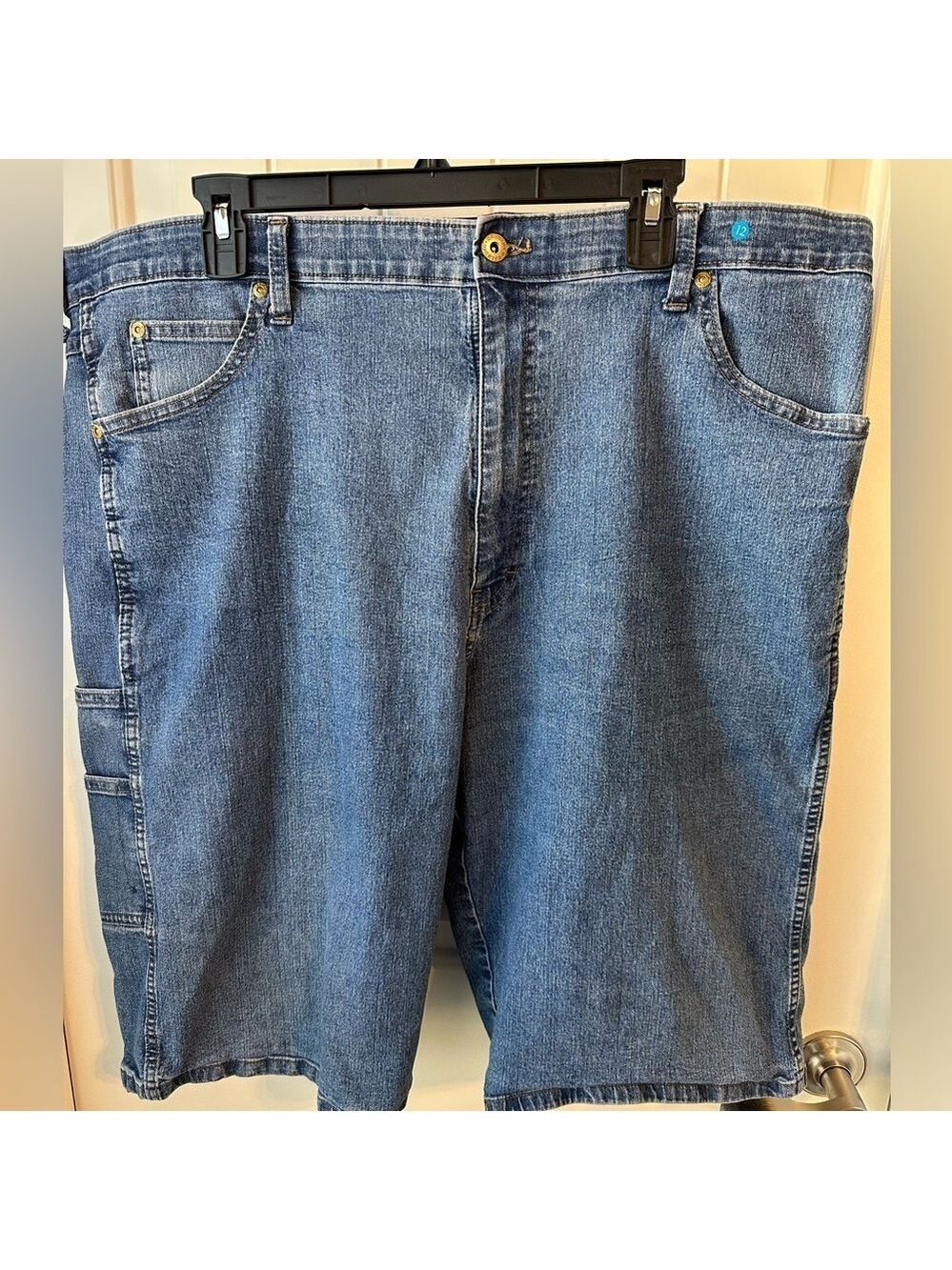 Men’s Genuine Dickies Flex Denim shorts, size 42, featuring Elastic Waistband